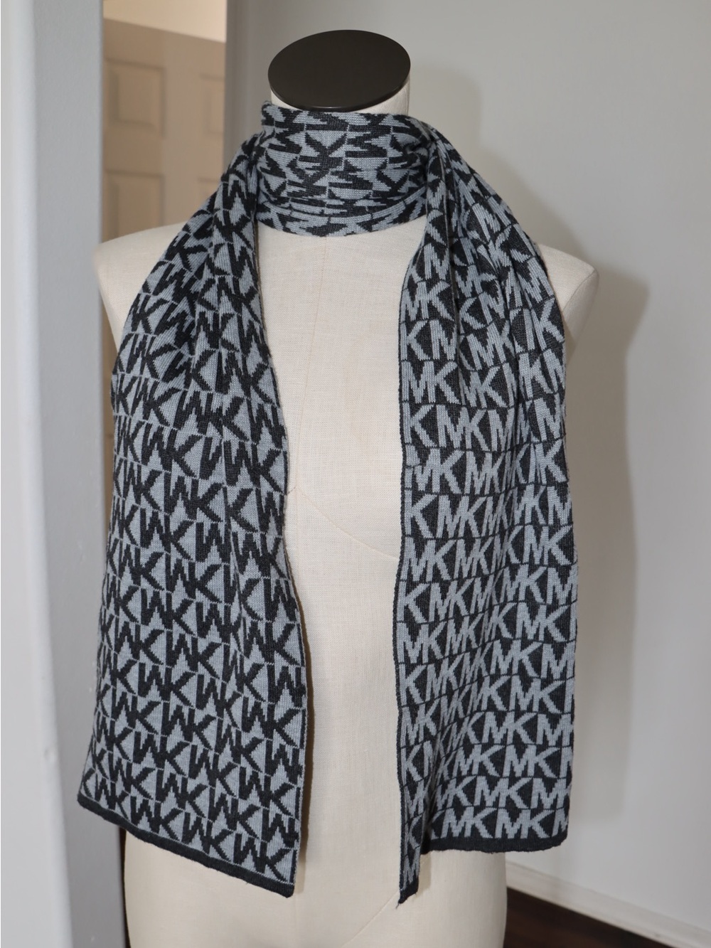 Michael Kors Black & Gray MK-Jacquard Knit Scarf